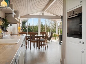 Fridge, microwave, dishwasher, cookware/dishes/utensils