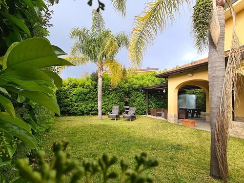 Villa Pizzo Beach club
