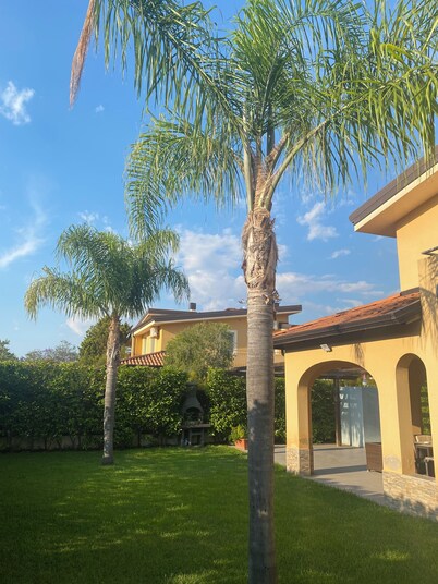 Villa Pizzo Beach club
