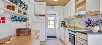 "Undis" - 660m from the sea by Interhome