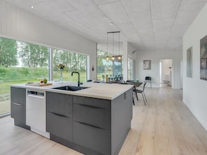 Køleskab, mikrobølgeovn, ovn, opvaskemaskine