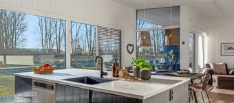 "Vanna" - 1.2km from the sea by Interhome