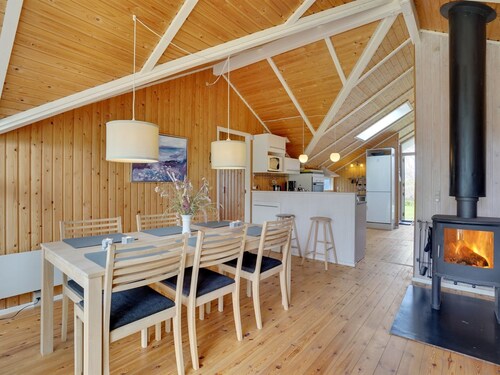 "Norna" - 300m from the sea by Interhome