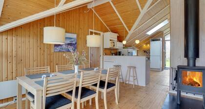 "Norna" - 300m from the sea by Interhome