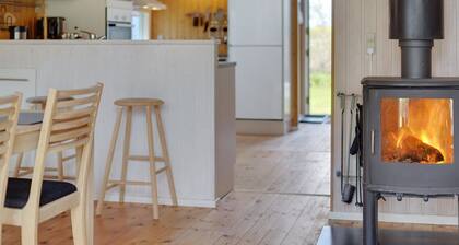 "Norna" - 300m from the sea by Interhome