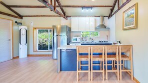 1 bedroom, free WiFi - Jeju Doldamhankil Pension (Seogwipo)