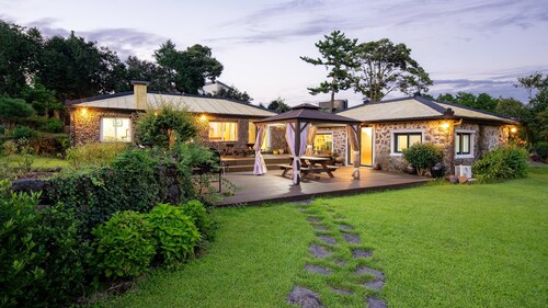 Jeju Doldamhankil Pension