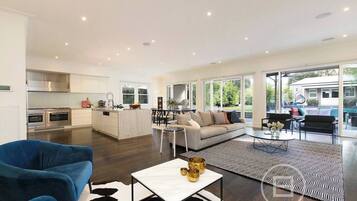 TV connectée, cheminée