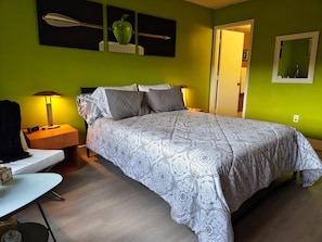 2 chambres, fer et planche à repasser, Wi-Fi, draps fournis