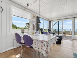 Dining - "Eliene" - 400m from the sea by Interhome (Hasle)
