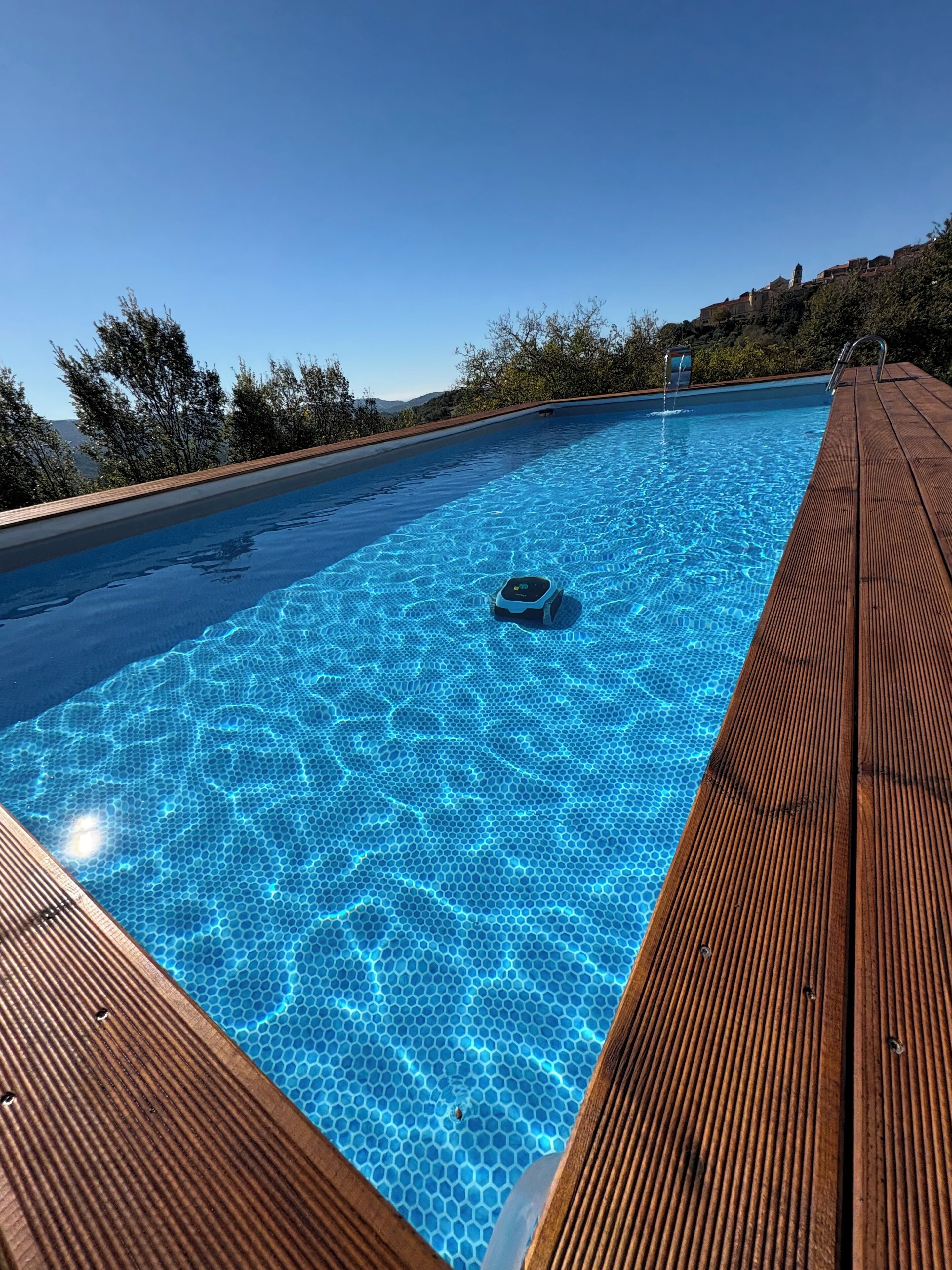 Piscine extérieure (ouverte en saison), parasols de plage
