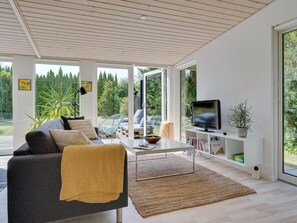 Tv och eldstad