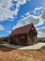 1 habitación, decoración personalizada y muebles diferentes 