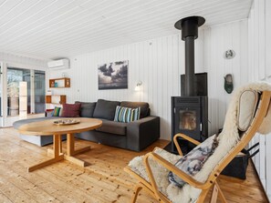 TV, fireplace - "Elin" - 3km from the sea by Interhome (Rømø)
