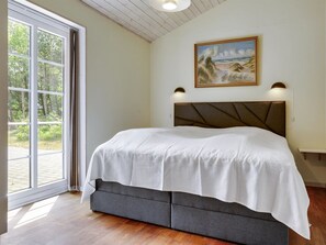 5 bedrooms, WiFi