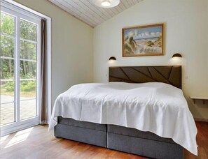 5 bedrooms, WiFi