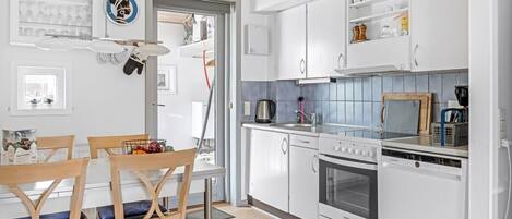 Fridge, oven, dishwasher, cookware/dishes/utensils