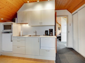 Fridge, cookware/dishes/utensils