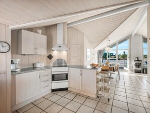Fridge, microwave, oven, dishwasher - "Hermandine" - 700m from the sea by Interhome (Rømø)