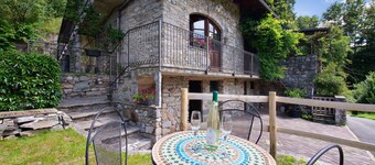 Holiday Home 'Farmhouse Of Grandfather Chek' with Mountain View and Air Conditioning