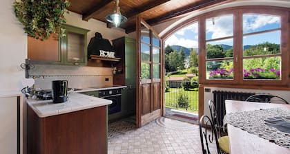 Holiday Home 'Farmhouse Of Grandfather Chek' with Mountain View and Air Conditioning