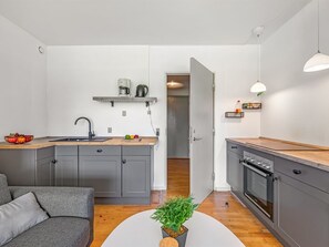 Frigorifero, microonde, forno, lavastoviglie