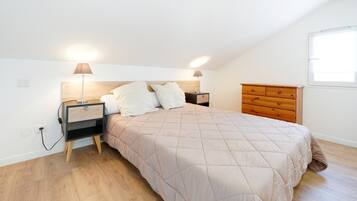 2 chambres, fer et planche à repasser, Wi-Fi gratuit, draps fournis