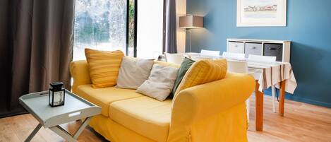 TV, fireplace, video games