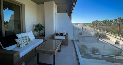 Apartment "Sunny Panorama" with Sea View, Shared Pool & Wi-Fi