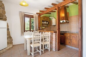 Dining - Holiday Home 'Mora' with Private Terrace, Private Garden and Wi-Fi (Vejer de la Frontera)