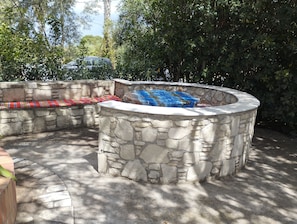 Outdoor spa tub - Holiday Home 'Kos Dream Beachwalk Apartment' with Private Terrace, Balcony and Wi-Fi (???)