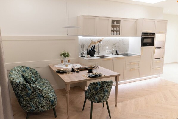 Private kitchen - 1 Bedroom Apartment in Garbsen (Garbsen)