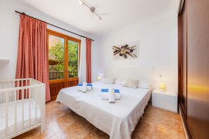 3 bedrooms, free WiFi, bed sheets