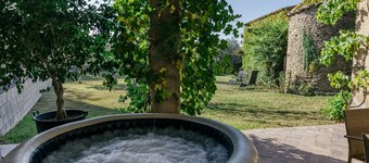 Vacation Home "Can Cortada" with Mountain View, Private Terrace & Barbecue