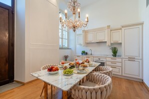 Dining - Holiday Home 'Mirò' with Private Garden, Wi-Fi and Air Conditioning (Lucca)