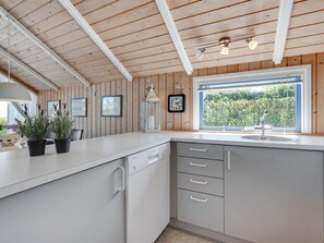 Fridge, microwave, oven, dishwasher - "Jarmericus" - 300m from the sea by Interhome (Sydals)