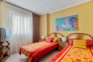 2 habitaciones, tabla de planchar con plancha y wifi gratis 