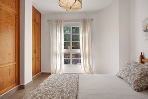 2 bedrooms, WiFi, bed sheets - Vacation Apartment 'Apartamento Puerto Playa' with Balcony (Puerto del rosario)