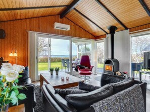 TV, fireplace, DVD player