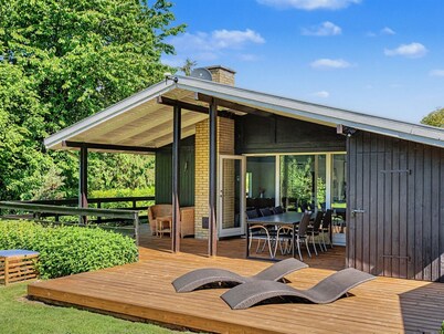"Hasti" - 700m from the sea by Interhome