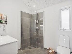 Bathroom - "Gunholm" - 150m from the sea by Interhome (Haderslev)
