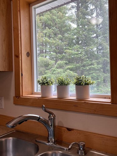 Cozy 1‑BR Retreat - 5 Min to Seward Harbor