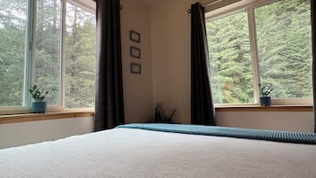 1 bedroom, iron/ironing board, travel cot, free WiFi