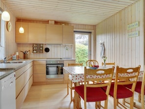Fridge, dishwasher, cookware/dishes/utensils