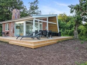 Outdoor dining - "Sasser" - 10m from the sea by Interhome (Oure)