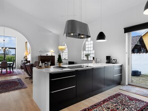 Refrigerador, microondas, horno, lavavajillas