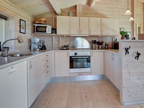 Fridge, microwave, dishwasher, cookware/dishes/utensils