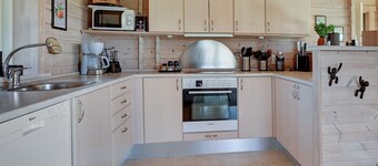 "Anneli" - 600m from the sea by Interhome