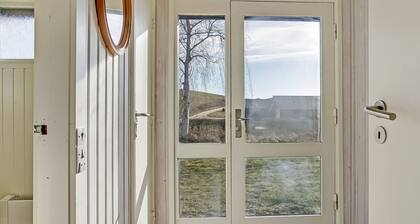 "Kalle" - 400m from the sea by Interhome