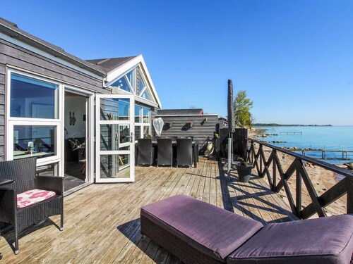 "Grim" - 5m from the sea by Interhome